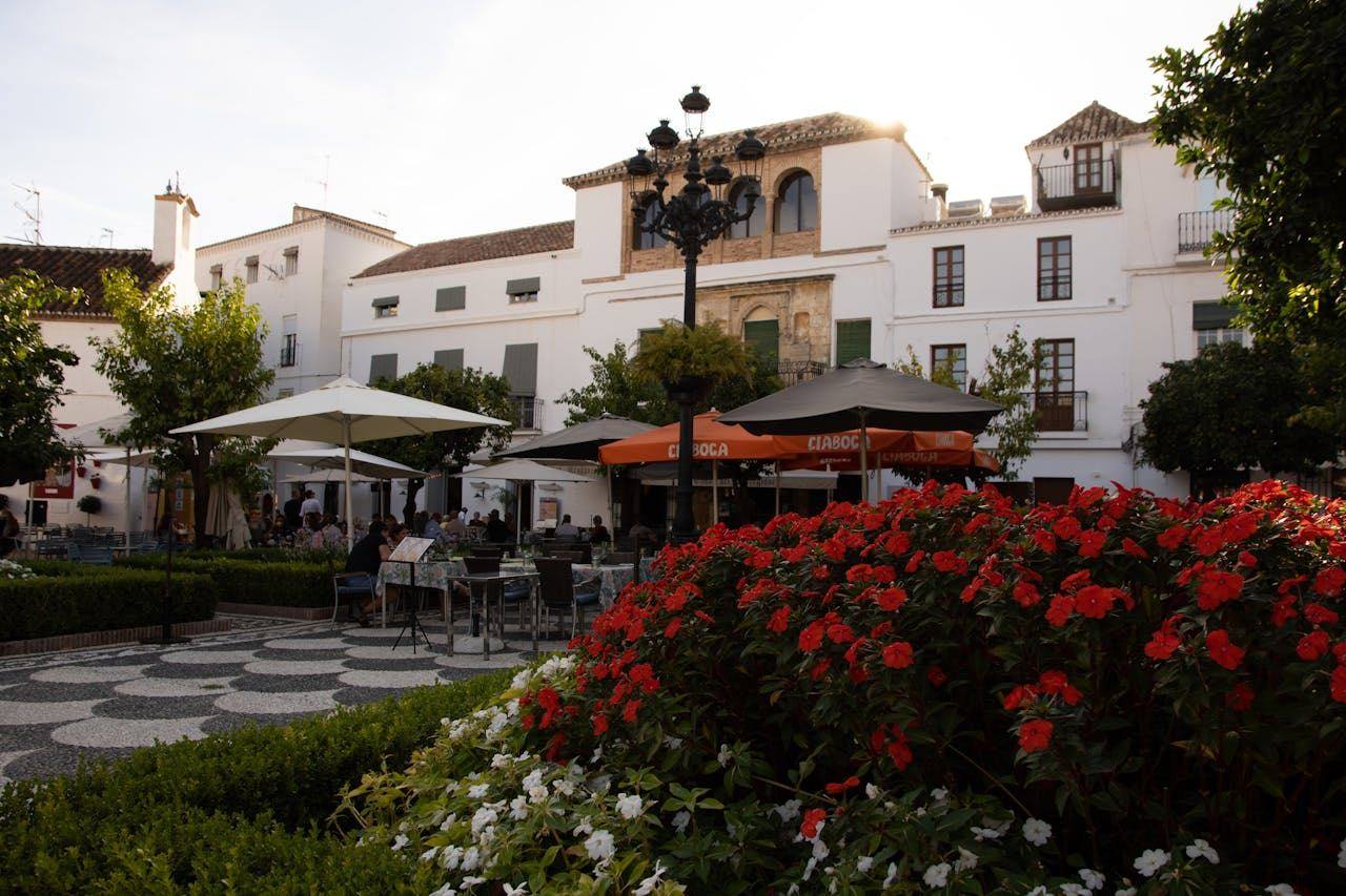 Castillo Sohail concerts and the Feria del Rosario: pricing Fuengirola's event spikes